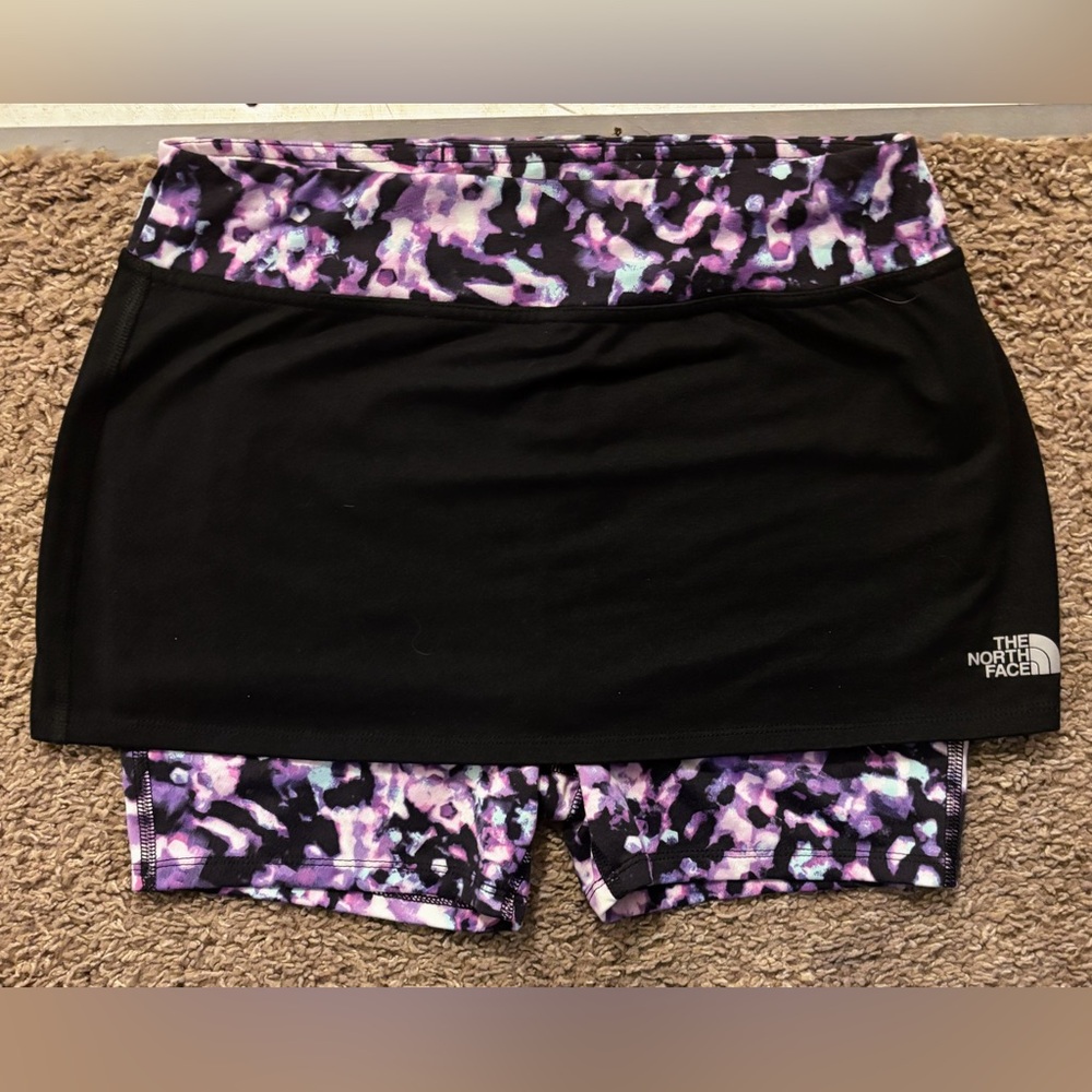 The North Face Pulse Black Skort Girls Size Large (14/16) Purple Pattern Shorts